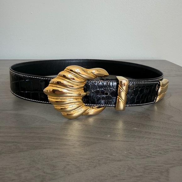 Vintage Escada Black Patent Croc Belt Gold Statement Buckle Size XS - Picture 6 of 7
